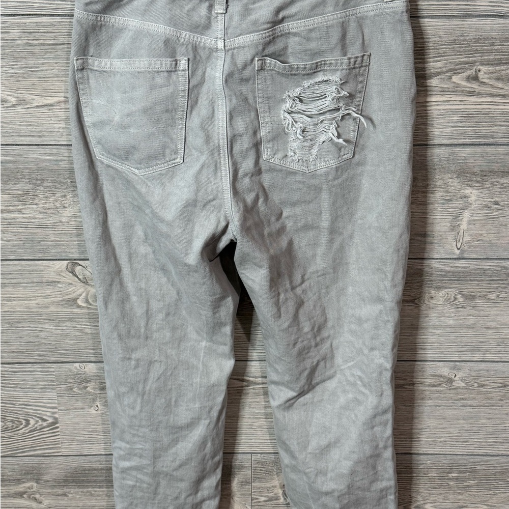 America Eagle Distressed Mom Jean Size 14 Gray Color Gently Used Condition - Picture 8 of 9
